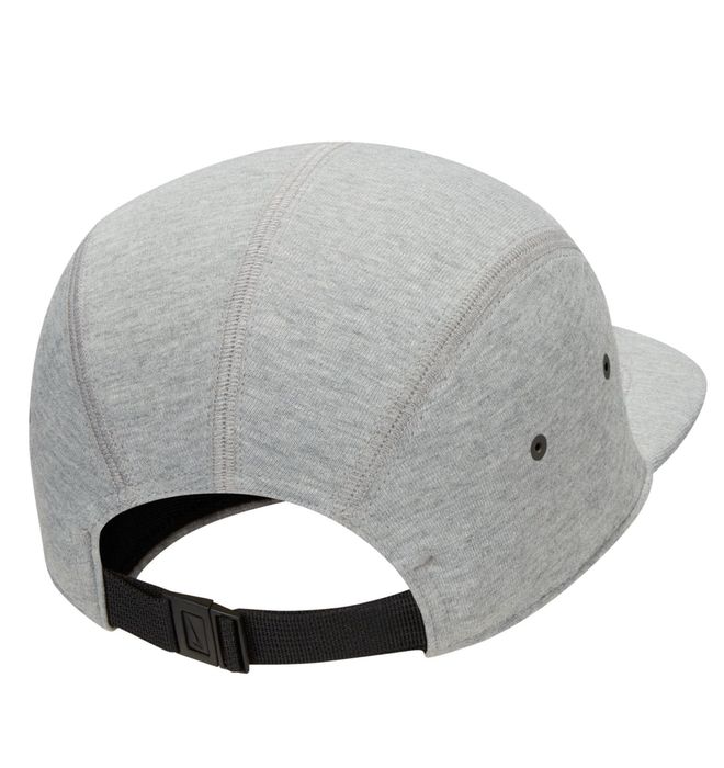 Кепка Nike Tech Fleece