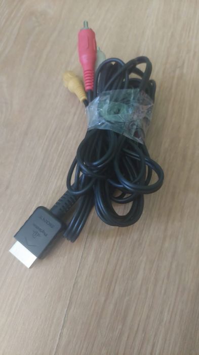 Плейстейшън 2 слим + 2 игри
