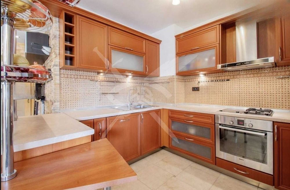 Дава се под наем Тристаен апартамент в София, Бъкстон - 120 кв.м за 1296.42 € - Снимка #2