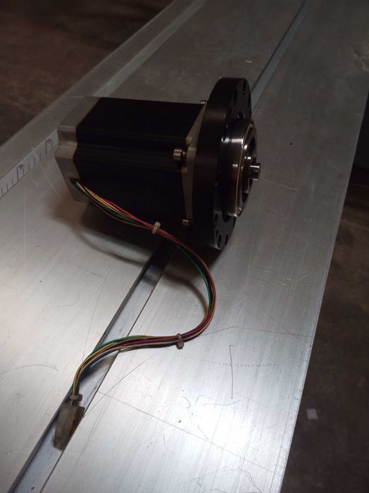Motor CNC  Perfect pentru gravura, debitare/frezare lemn, piatra, metale