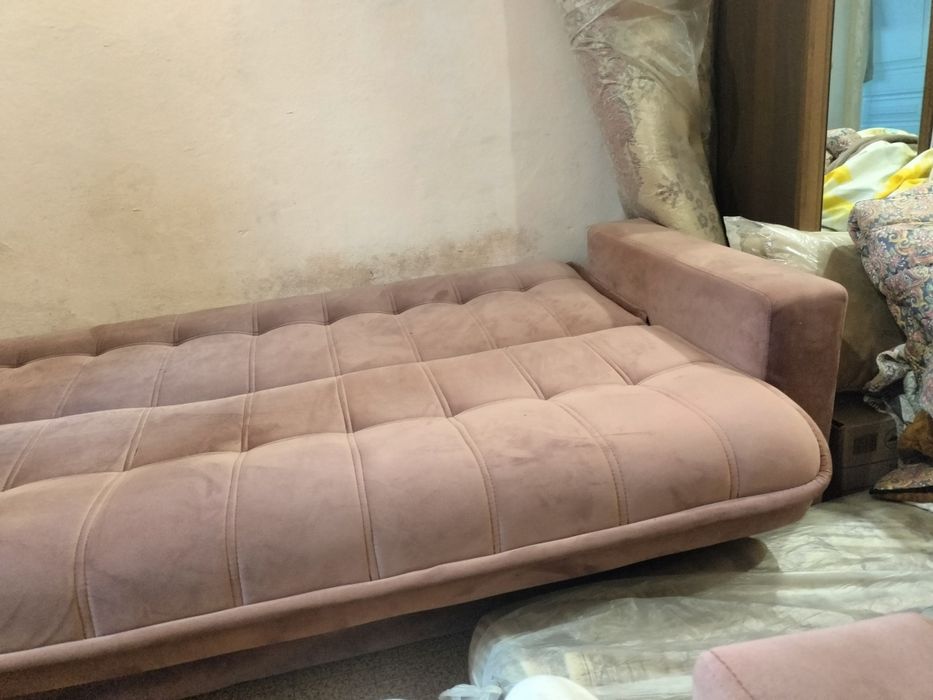 Диван с двумя  креслами
