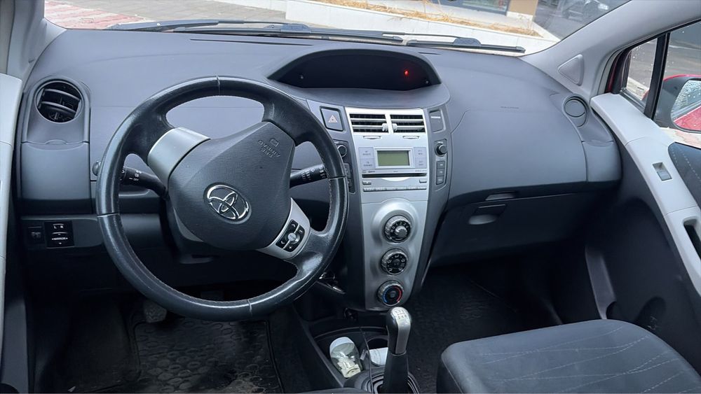 Masina Toyota Yaris