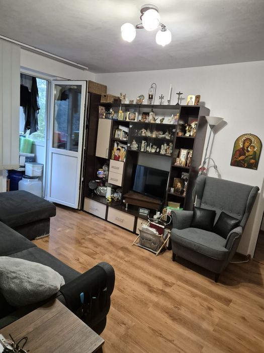 Apartament 3 camere  Aleea Vergului Bl 18 , sect 2