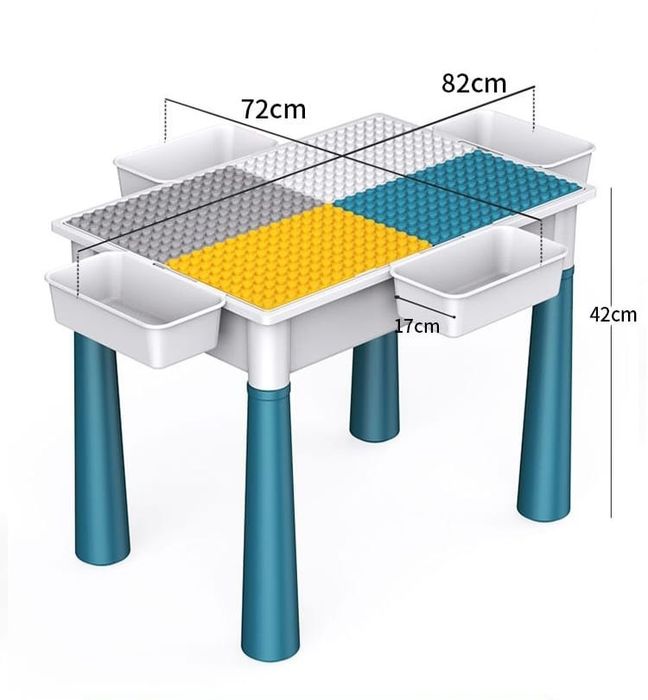 Детский стол с конструктором.