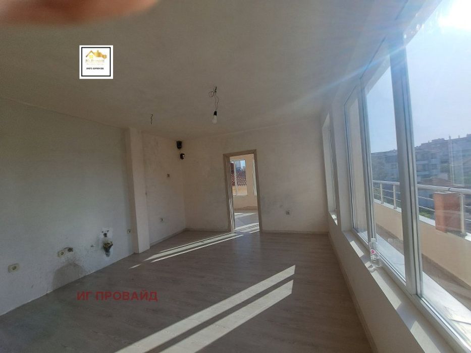 Продава се Двустаен апартамент в Айтос - 64 кв.м за 1188 €/кв.м - Снимка #11