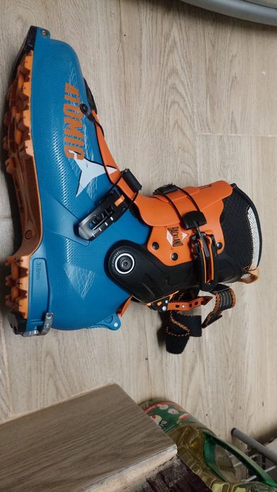 bocanci pt schi de tura