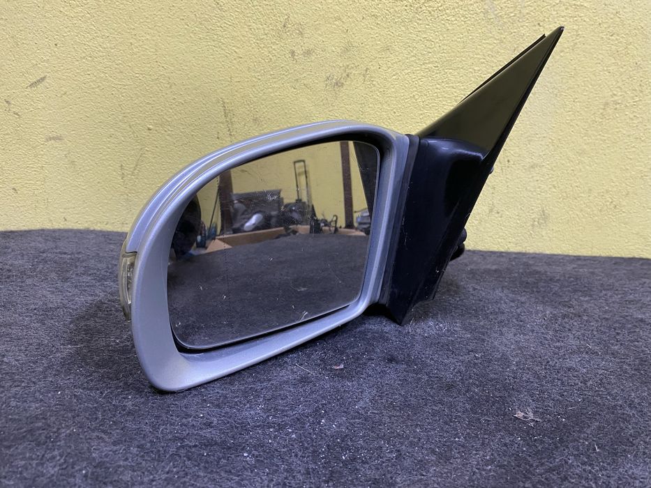 Oglinda St Mercedes R clas Pret 300 lei