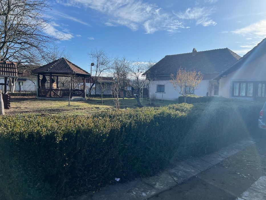 Casă cu Teren, Intravilan – Zona Ponoarele, Județul Mehedinți