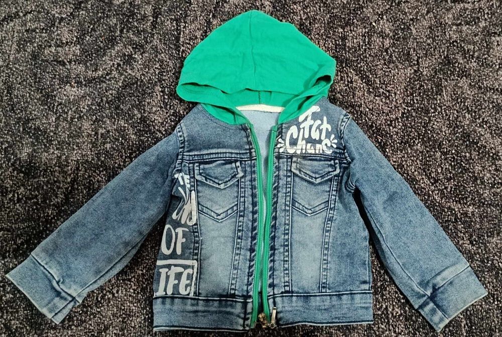 Gecută și hanorac 86