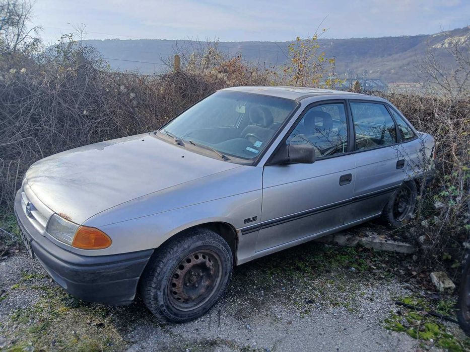Opel Astra F 1.6 93 г на части