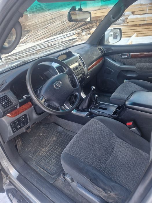 Vînd Toyota land CRUISER