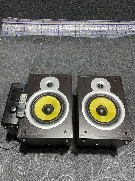Microlab PRO 3  studio monitor + behringer B2 PRO KOMPLEKT