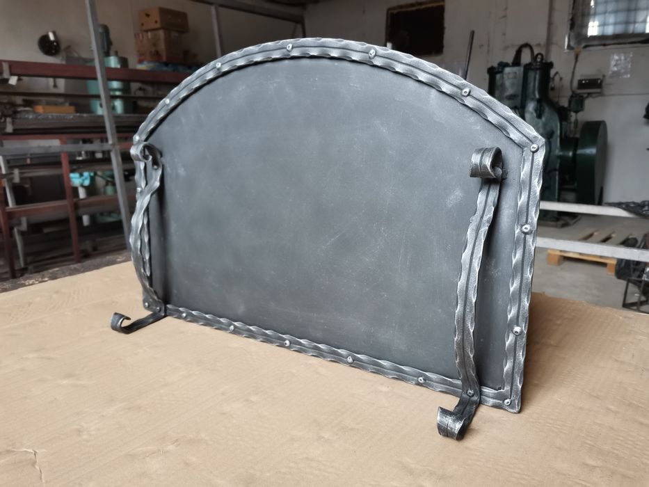 Капак за пещ, огнище от ковано желязо. Метално огнище