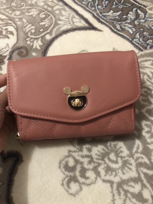 Ayolar sumkasi yangi