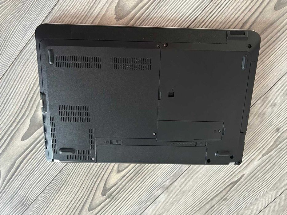 Vand Laptop Lenovo ThinkPad Edge, Windows 10 Pro cu licenta si SSD