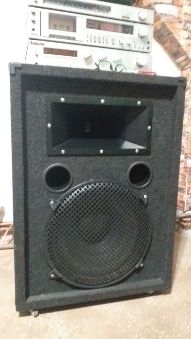 Linie audio Kenwood telecomanda si boxe