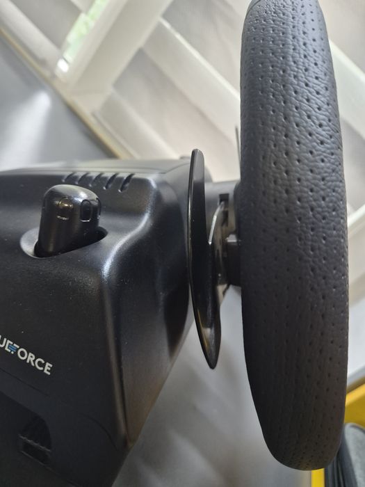 Продам LOGITECH G923