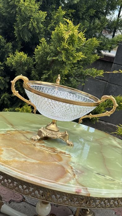 Fructiera deosebita din cristal si alama