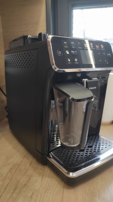 Кафемашина автомат Phillips Latte go, серия 5400