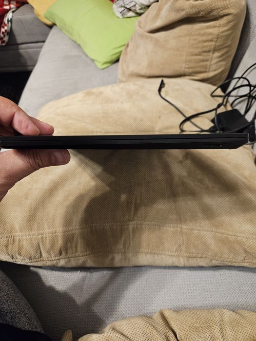 Лаптоп Microsoft surface 4, не работрща батерия