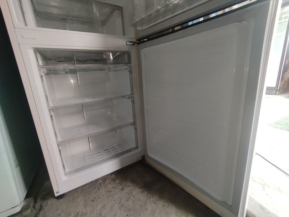Продам холодильник LG