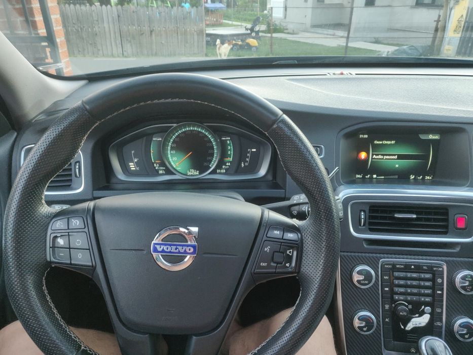 VOLVO V60 2015 — imagine 5