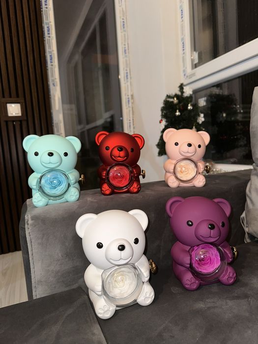 Луксозно Подаръчно Мече с Роза и Колие- Перфектният Романтичен Подарък