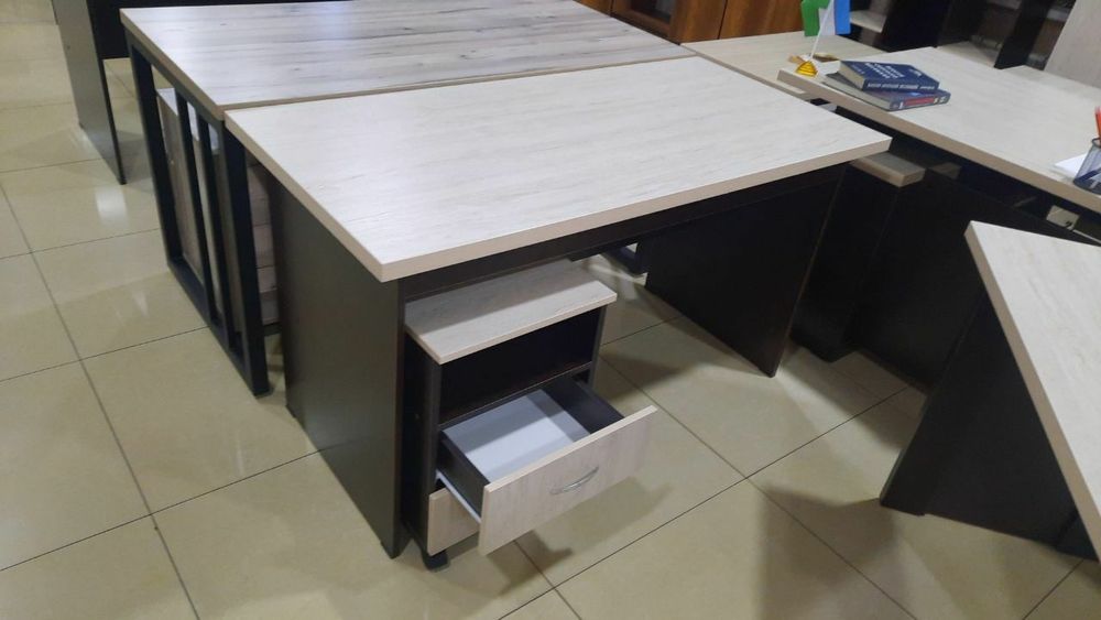 Офисная мебель в наличии