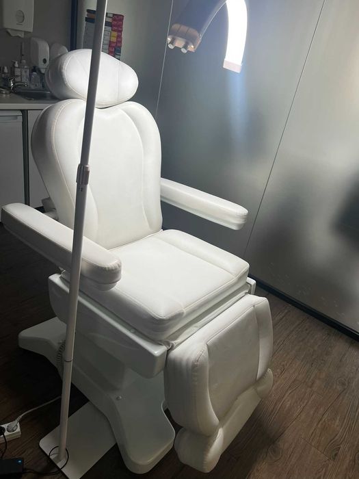 Хидравлична медицинска кушетка