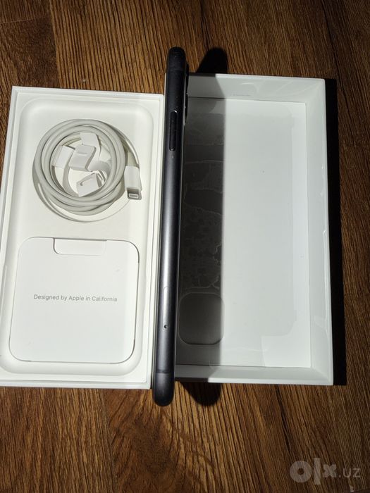 Iphone 11, 64 Gb, qora, karobka, ideal sotiladi
