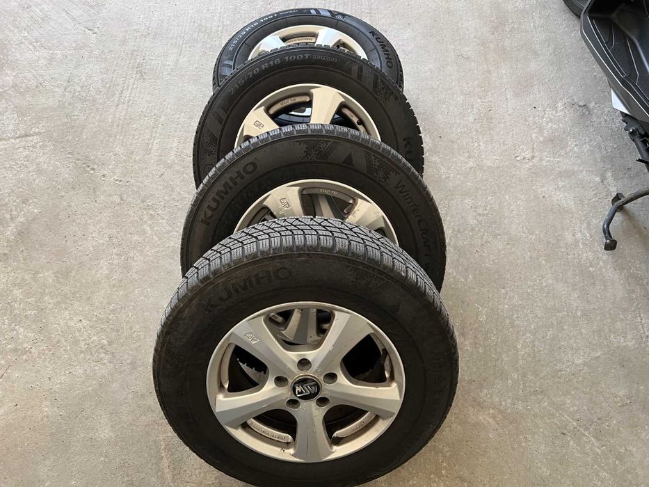 Джанти със зимни гуми KUMHO 215/70/16 с грайфер 7.39мм. за Хюндай/Киа!