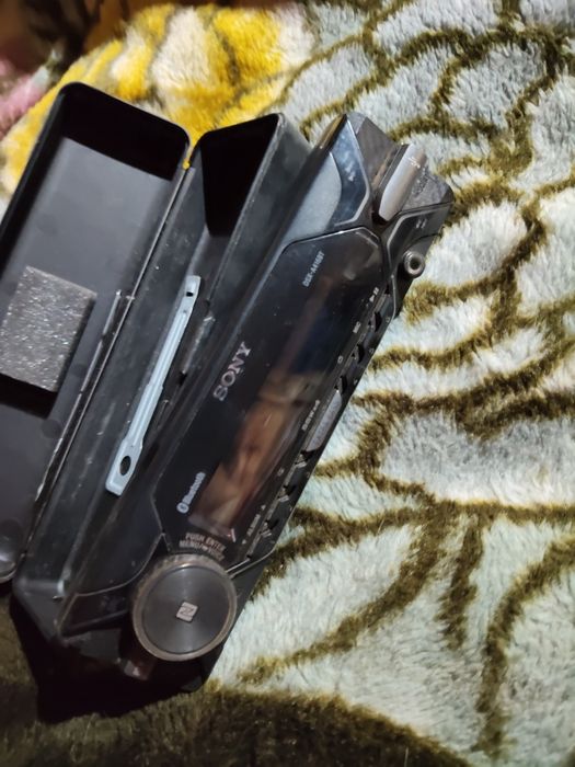 Продам автомагнитолу SONY