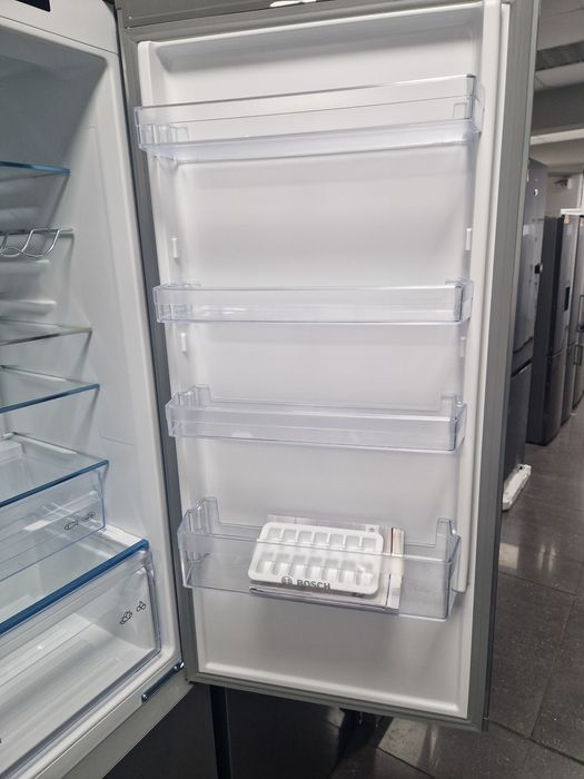 Хладилник с фризер Bosch Serie 4 A+++