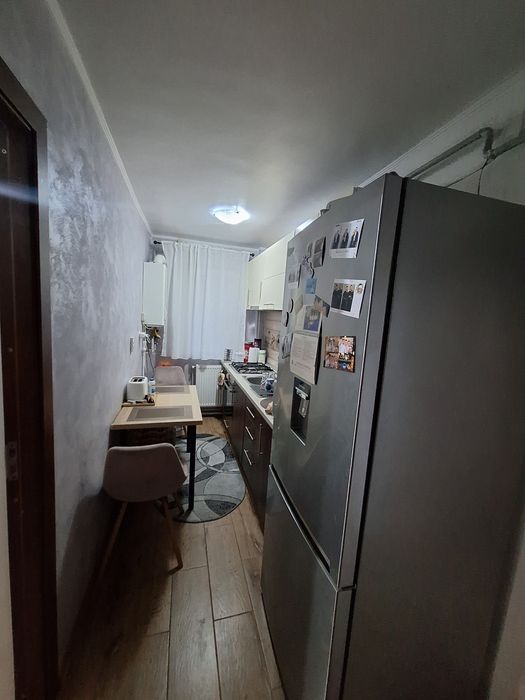 Apartament 3 camere semidecomandat