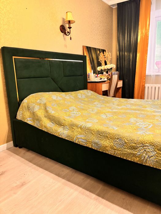 Кровать продам почти новая