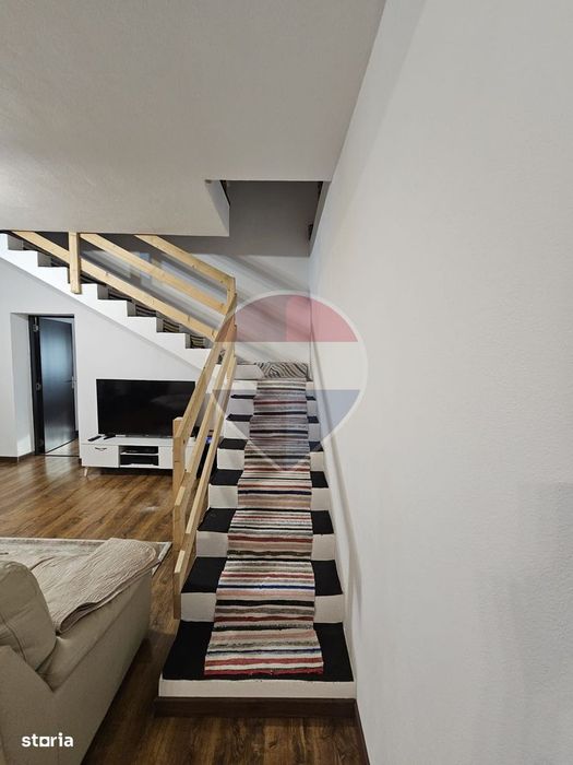 Casă / Vilă cu 9 camere de vânzare