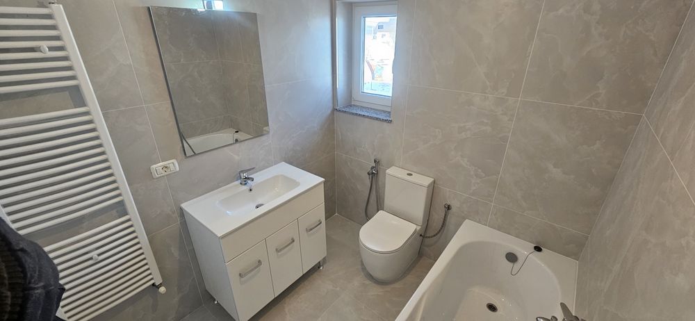Casă de vânzare  tip duplex