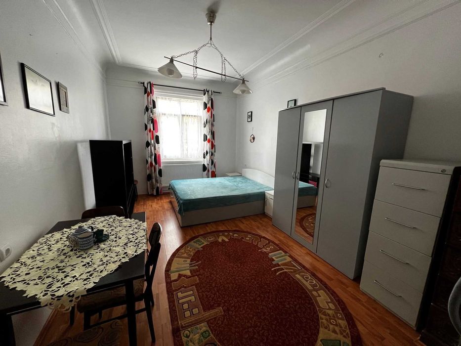 Proprietar ofer spre inchiriere 2 camere zona centrala Piata Rosetti