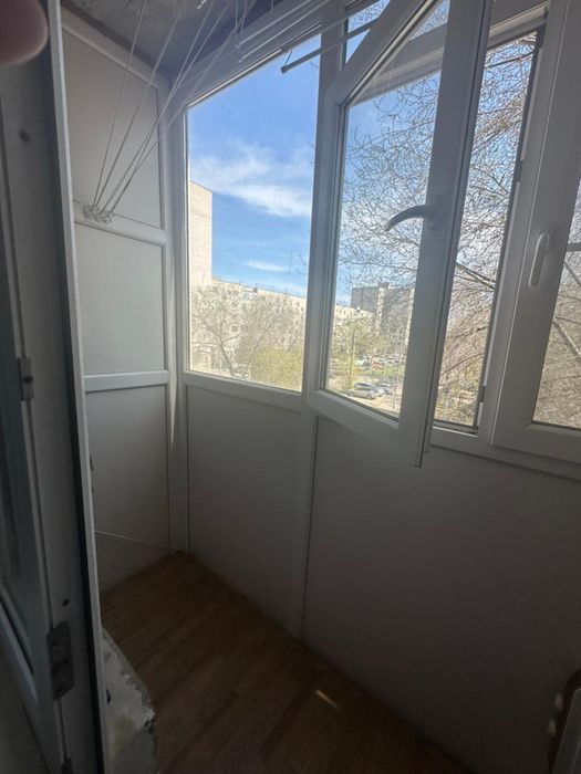 Сдам 2х комн кв на 8мкр.