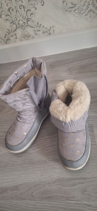 Продам сапожки для девочек 32р