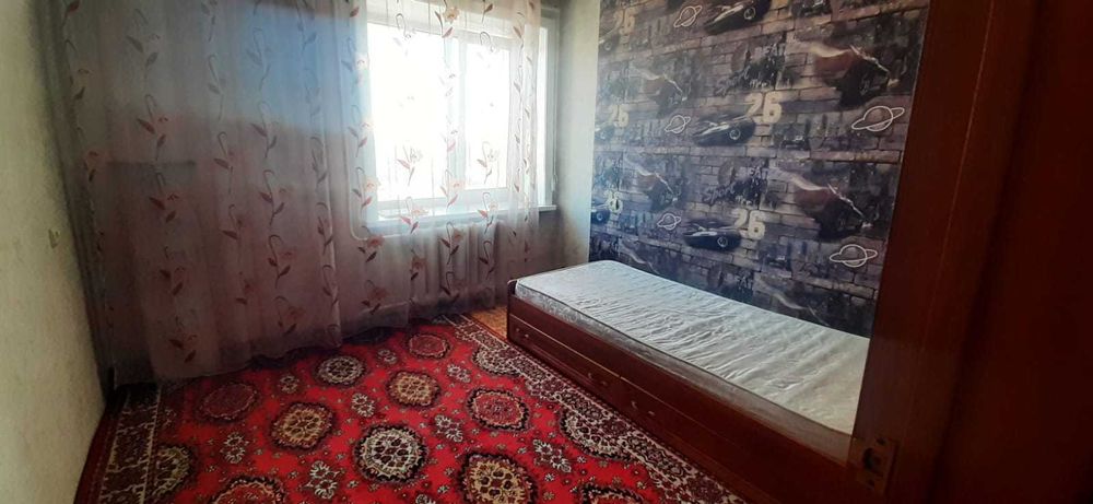 продам 2 комнатную квартиру, район стадиона Динамо