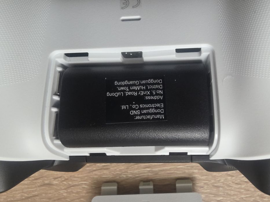 Vand controler Xbox One S aproape nou in garantie octombrie 2027