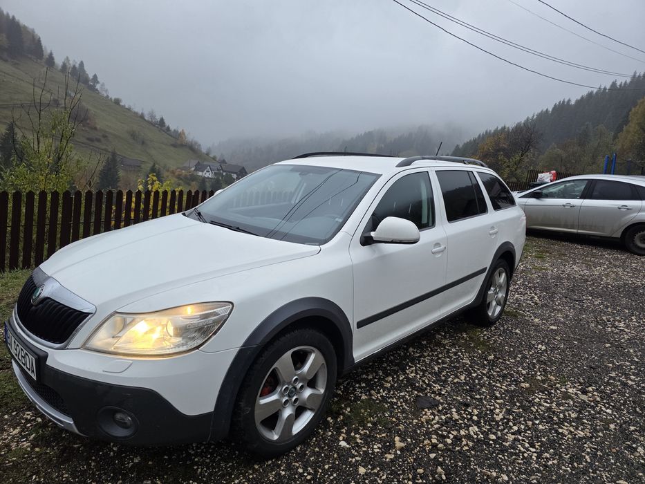 SKODA Octavia 2011 — imagine 1