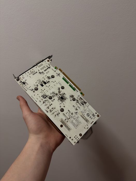 Gtx 1050 ti full white impecabil