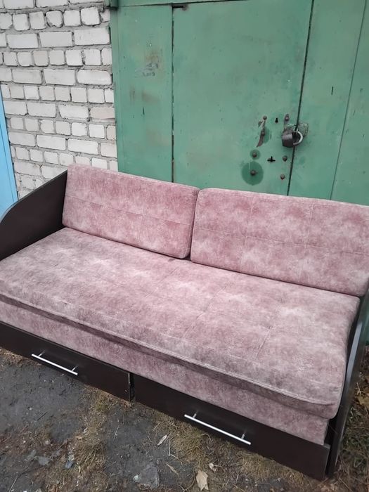 Кровать,мини-диван