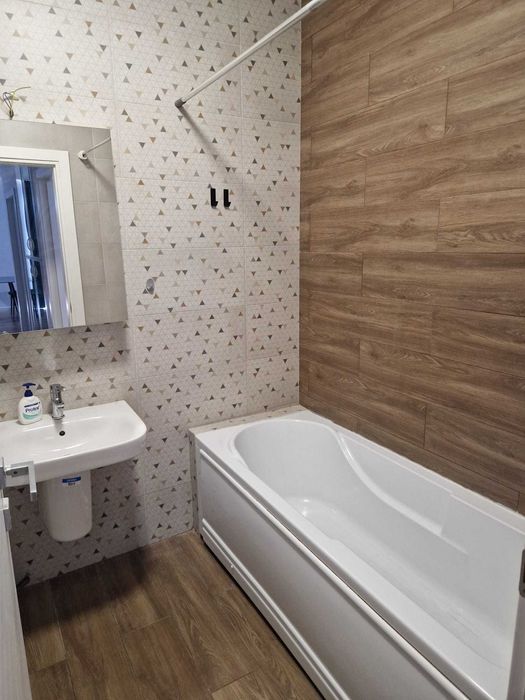 Apartament cu 3 camere de închiriat in Prima Universitatii