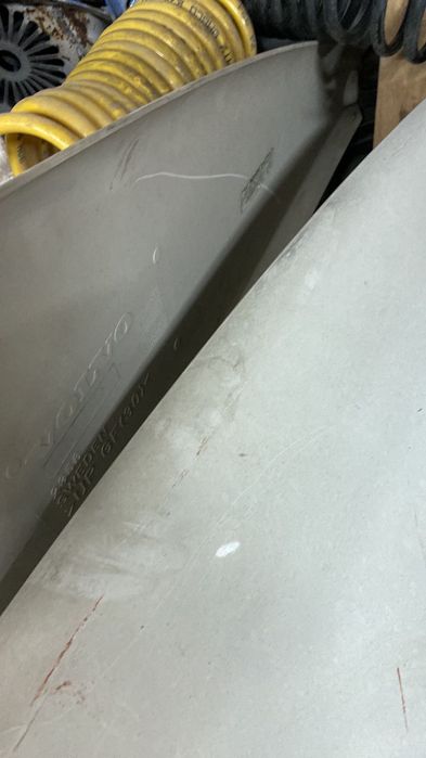 Спойлер от кабина на Волво Globetrotter