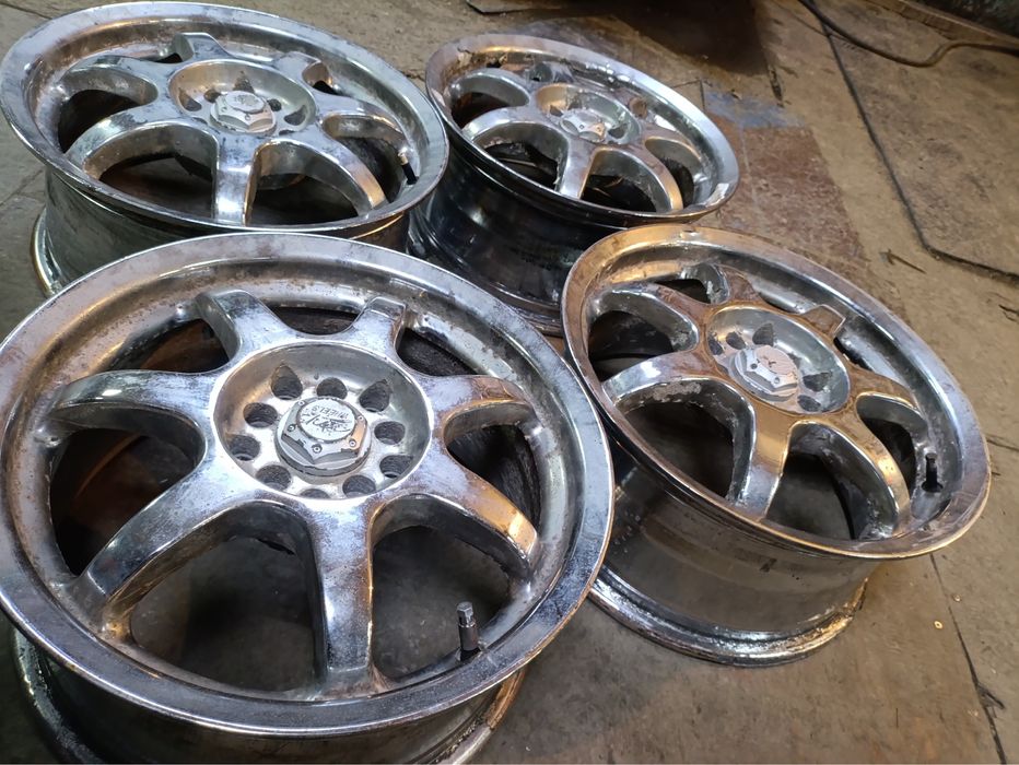 На 16 5/100 тойота  И Т Д