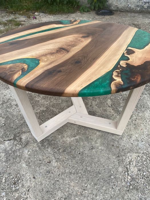 Vand masa de cafea lemn de nuc si rasina epoxidica