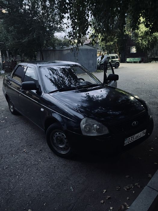 Priora 2009г черная